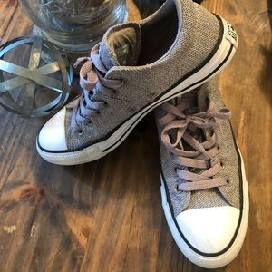 Women’s Converse size 7